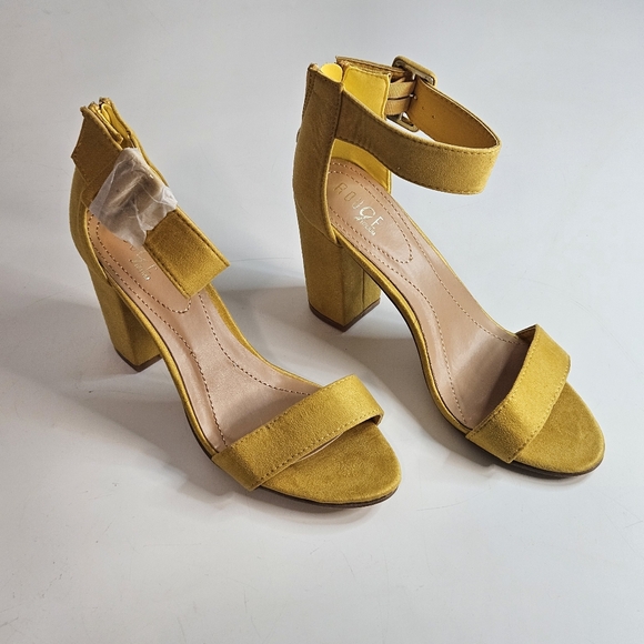 Rouge Mustard/Yellow Heels Women Size 8.5 - Picture 1 of 5